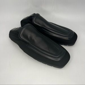 BOTTEGA VENETA
Plank Leather And Stretch-knit Loafers In Black